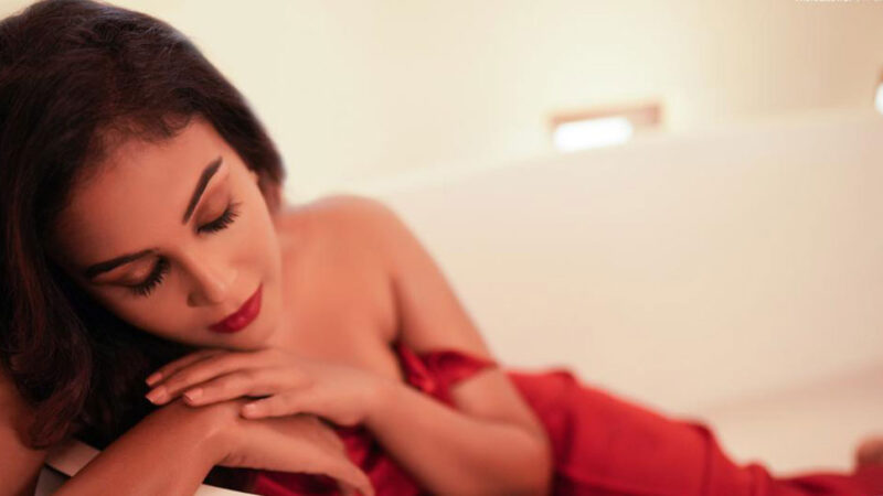 Actress Chandini stunning and stylish looks