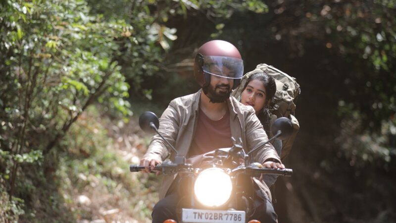 மஹத் நடித்துள்ள எமோஜி வெப் சீரிஸ் விமர்சனம்!