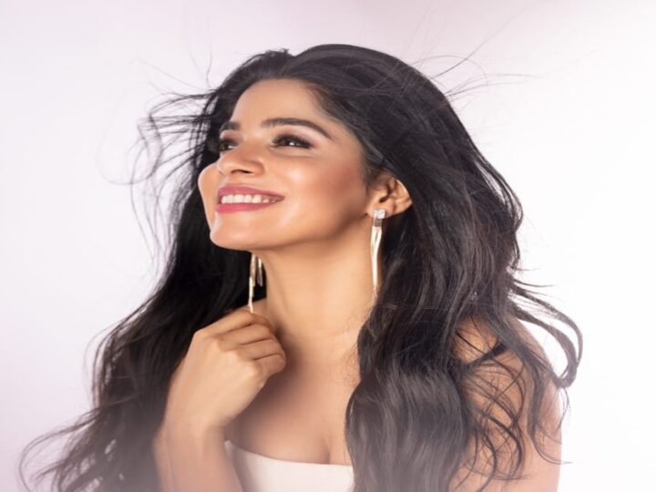 DivyaBharathi sparkles with splendid vibes in her latest photoshoot !