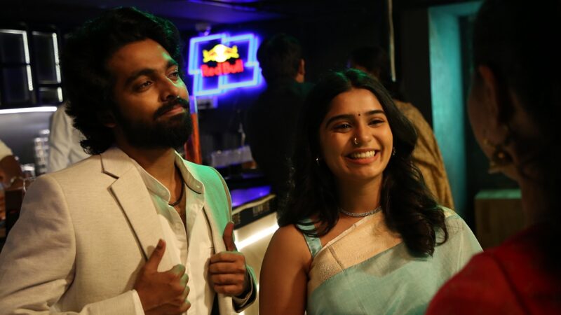 ரசிகர்களின் பாராட்டை குவித்து வரும் ‘அடியே’!