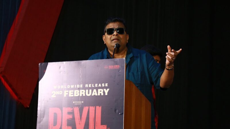 இசையில் நூறு மதிப்பெண்கள் எப்பொழுதும் எடுப்பவர்கள் இளையராஜாவும், ரஹ்மானும் தான் “ –  மிஷ்கின்!