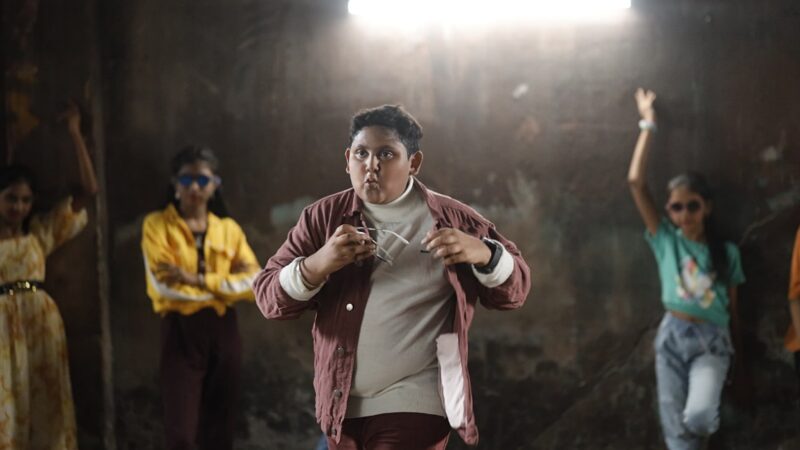 Sofa Boy கலக்கும் “ஸ்கூல் லீவ் விட்டாச்சு” ஆல்பம் பாடல்!