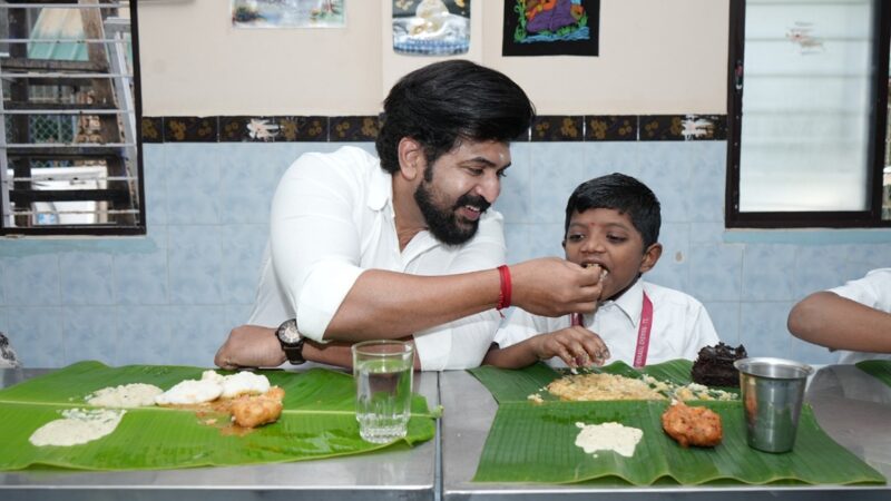 உதவும் கரங்கள் உடன் பிறந்தநாள் கொண்டாடிய நடிகர் அருண் விஜய்!